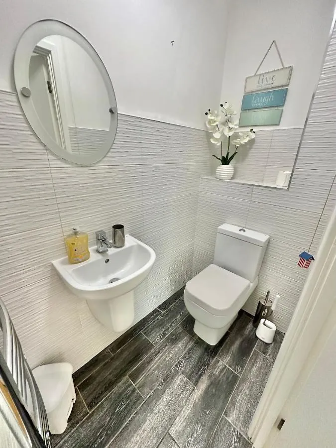 Gorgeous Sea View Two Bed Apartment - Close To Beach With Free Parking Bournemouth United Kingdom