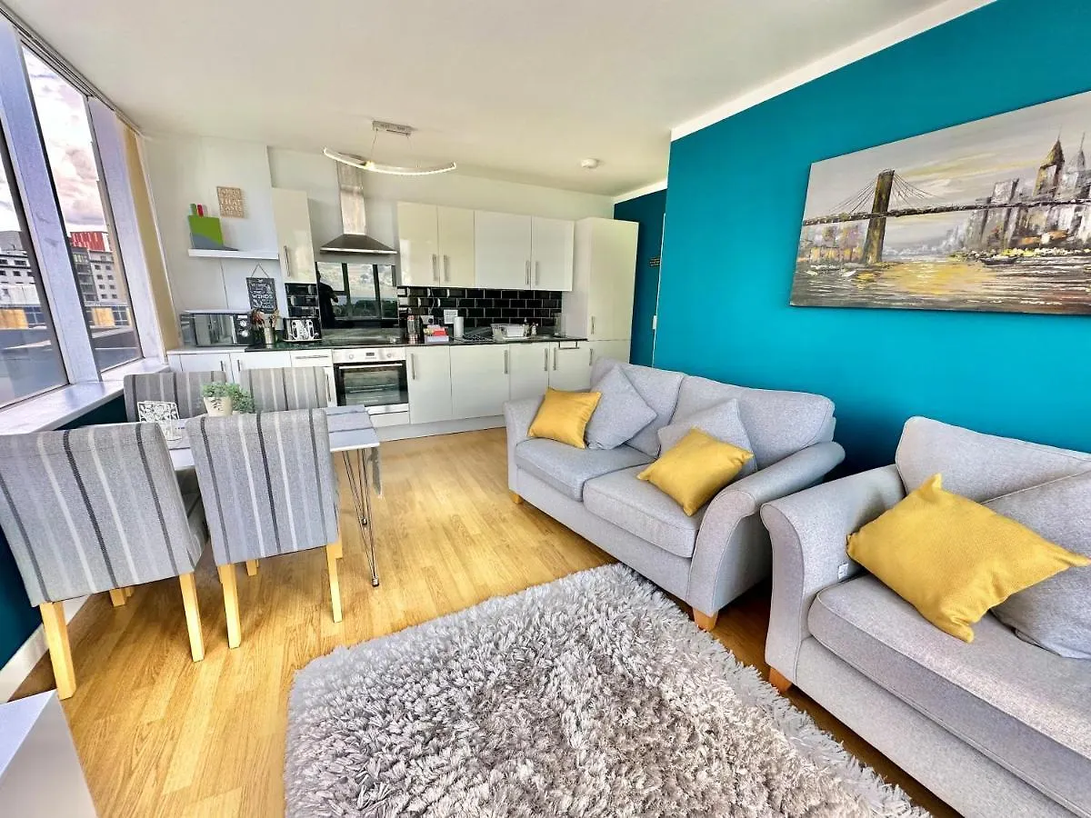 Gorgeous Sea View Two Bed Apartment - Close To Beach With Free Parking Bournemouth