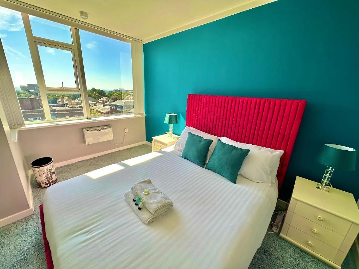Gorgeous Sea View Two Bed Apartment - Close To Beach With Free Parking Bournemouth
