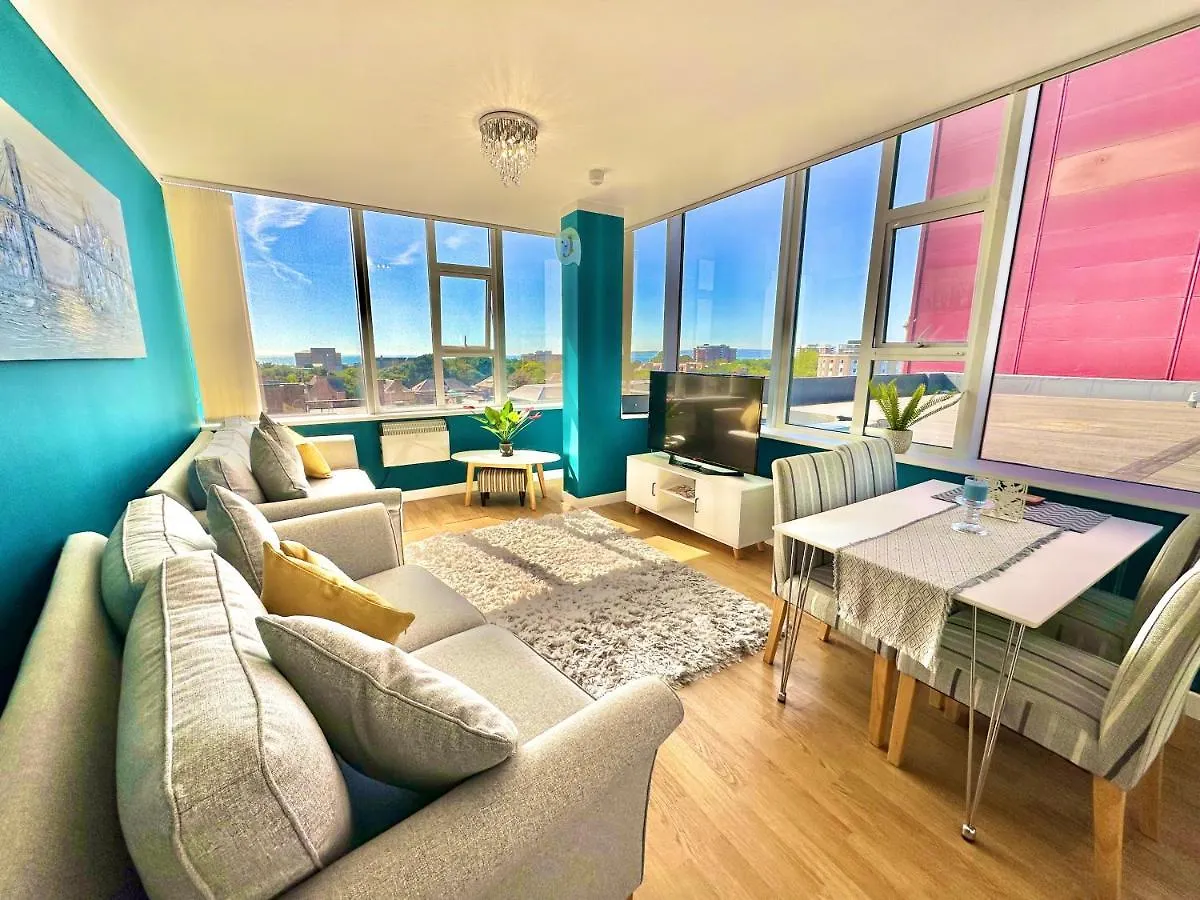Gorgeous Sea View Two Bed Apartment - Close To Beach With Free Parking Bournemouth